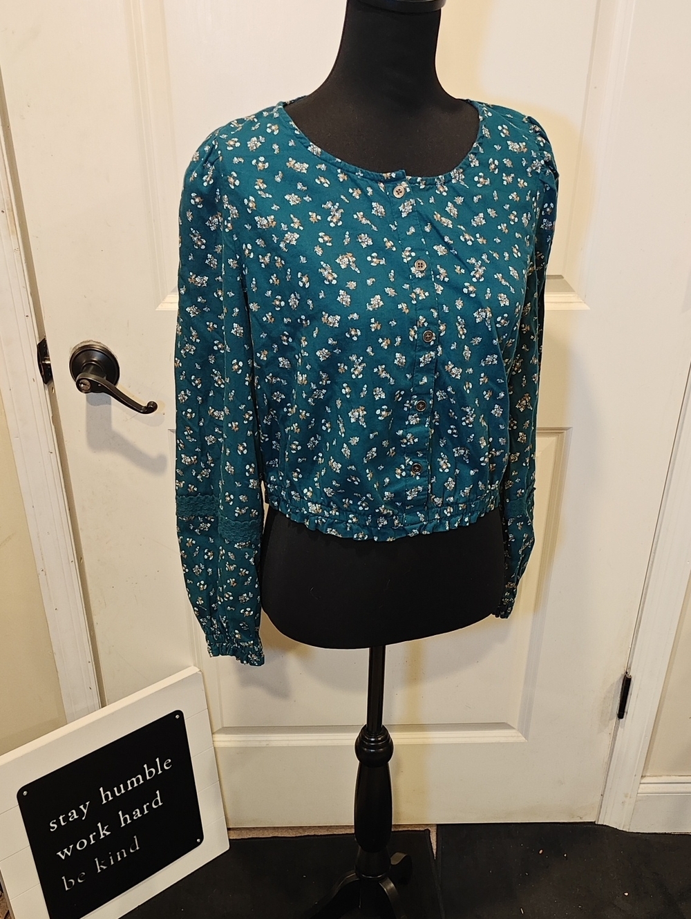 Cottagecore Teal Floral Button-Up Cropped Blouse Lace Long Sleeve